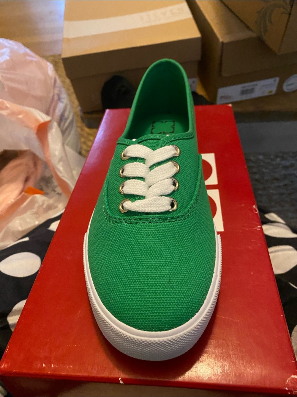NWOT Liz Claiborne green tennis shoes. Style - becky
